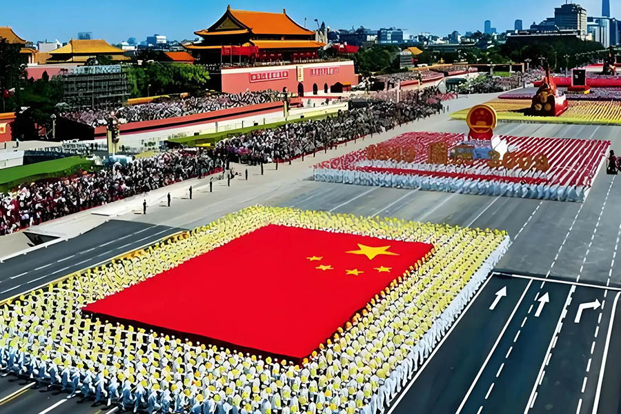 蓝鹏测控组织观看9.3阅兵直播：办公室里的热血沸腾